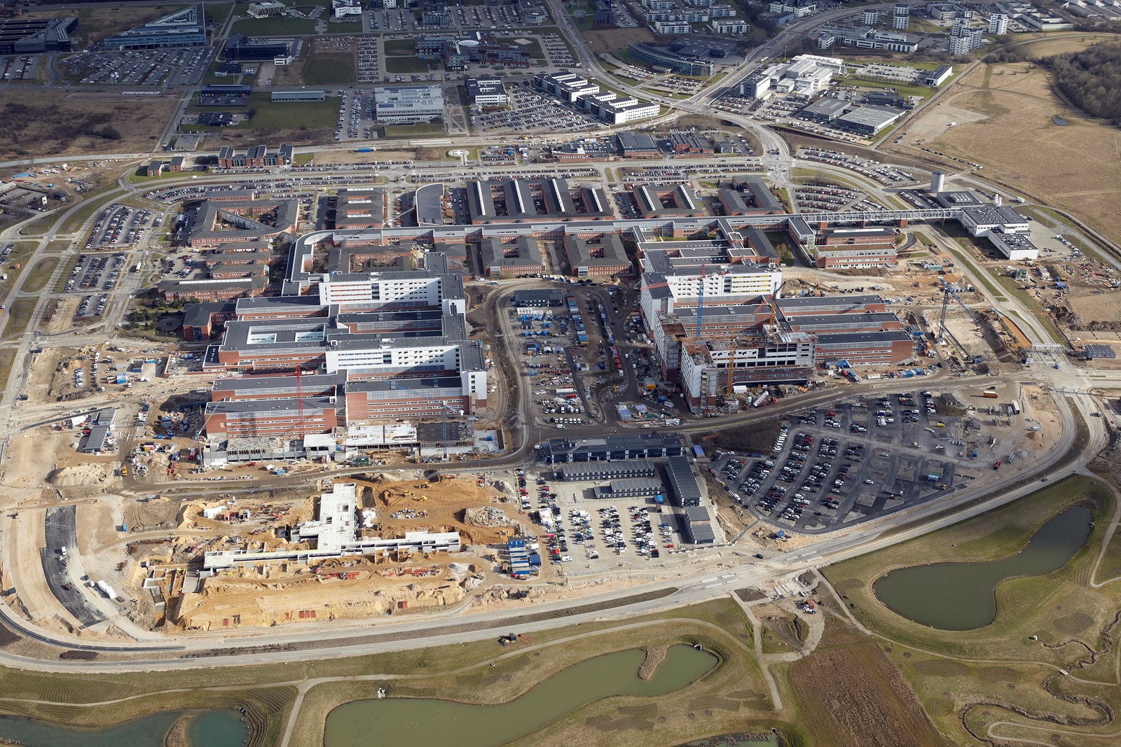The New University Hospital in Aarhus.jpg