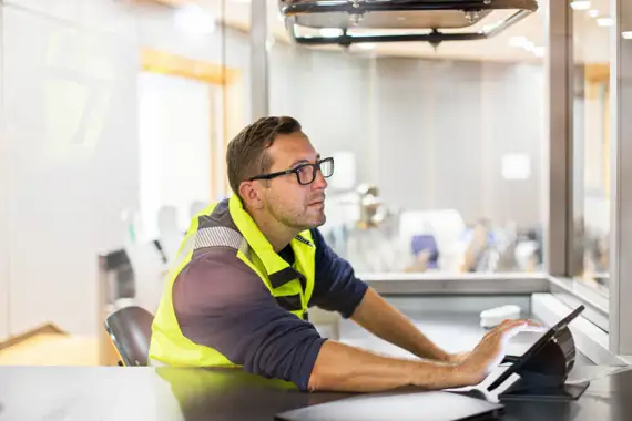 Caverion_medarbejder_KNX